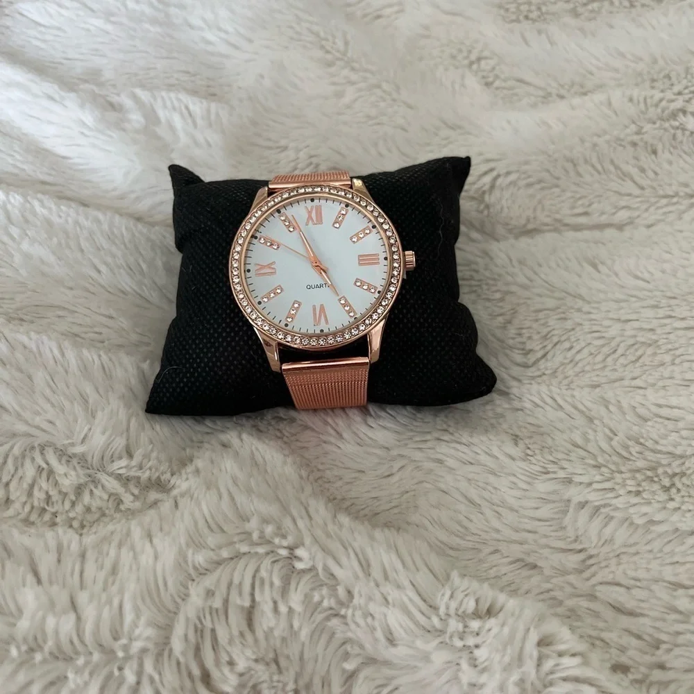 Elegant Rose Gold Women's Watch